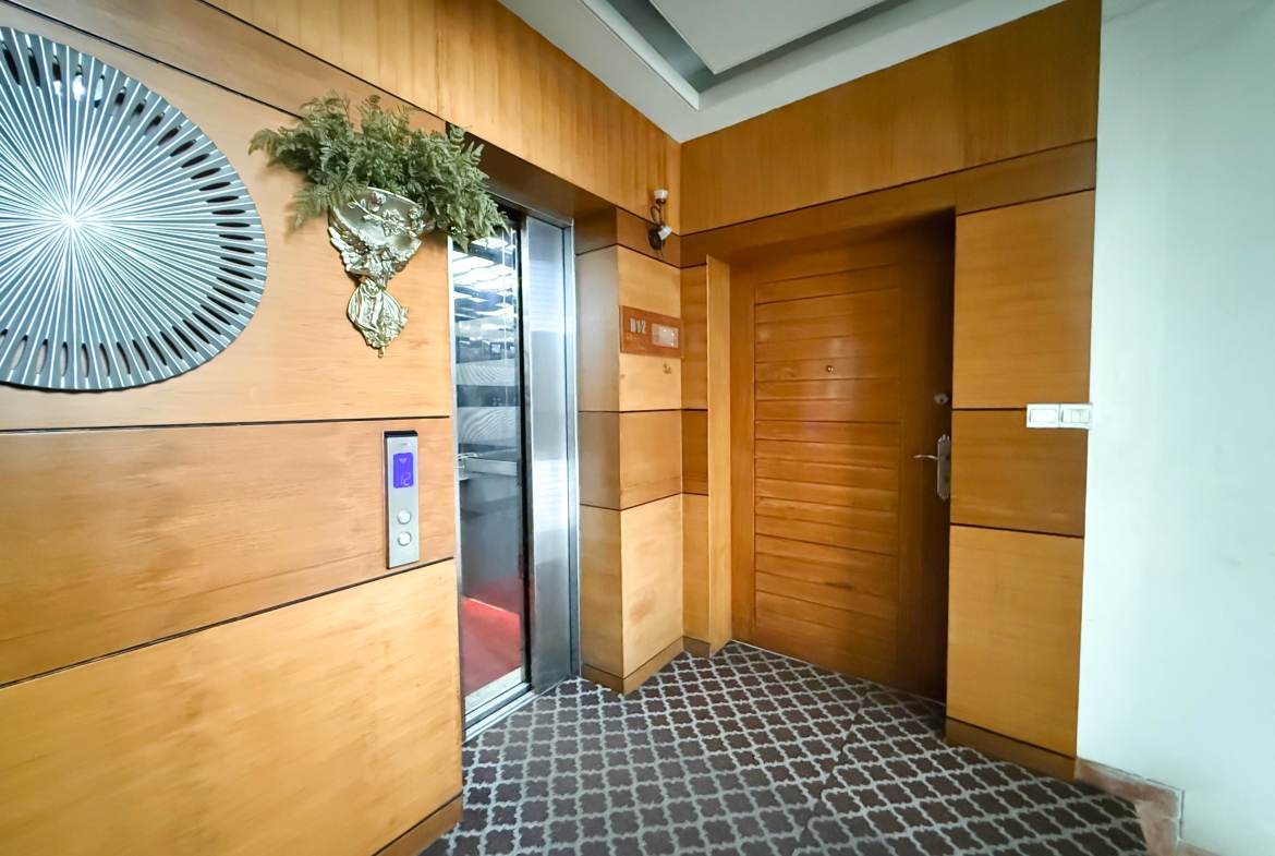 1775 sft ready apartment in Bailey Road