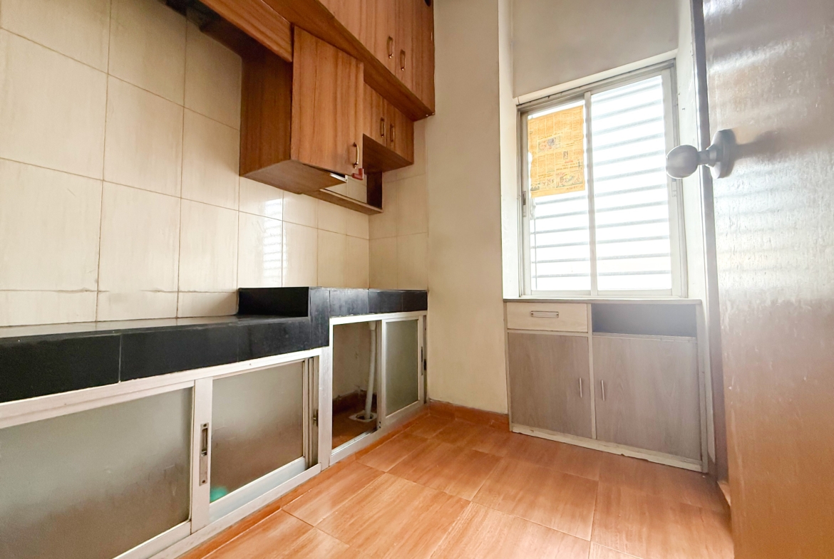 1775 sft ready apartment in Bailey Road
