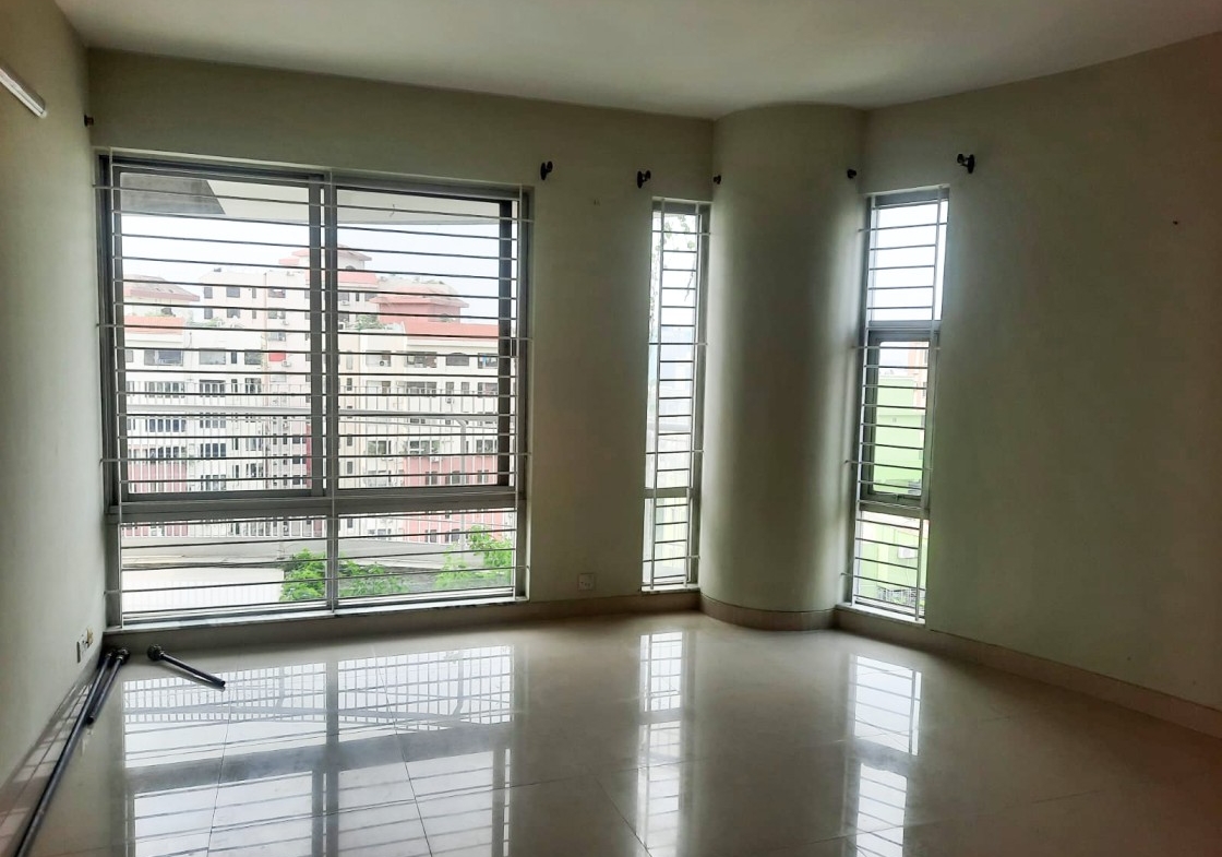 2605 sqft luxury apartment in New Eskaton Road