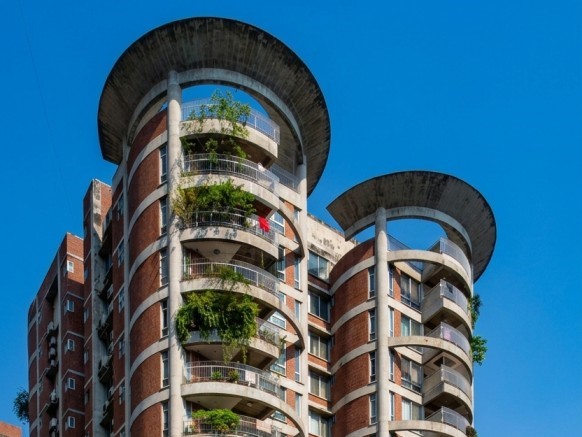 2605 sqft luxury apartment in New Eskaton Road